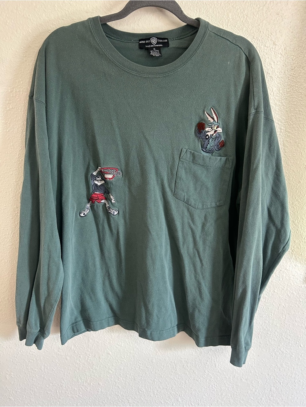 Vintage 1995 Warner Bros Bugs Bunny Basketball Embroidered Long Sleeve Mens XL